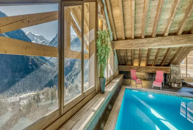 nouveaux alpages-champagny-indoor pool.webp