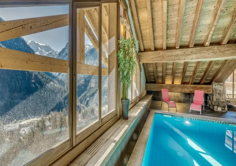 nouveaux alpages-champagny-indoor pool.webp
