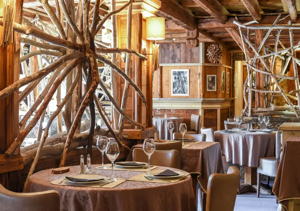 Hotel Eterlou-Meribel-Restaurant La Grange (3).webp