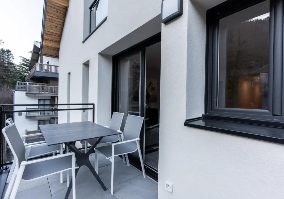 Meri-Bellcombe-Brides les Bains-Typical 2 bed 5 duplex (3).webp