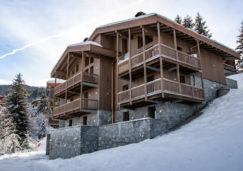 Yellowstone Lodge-La Tania-Exterior (2).webp
