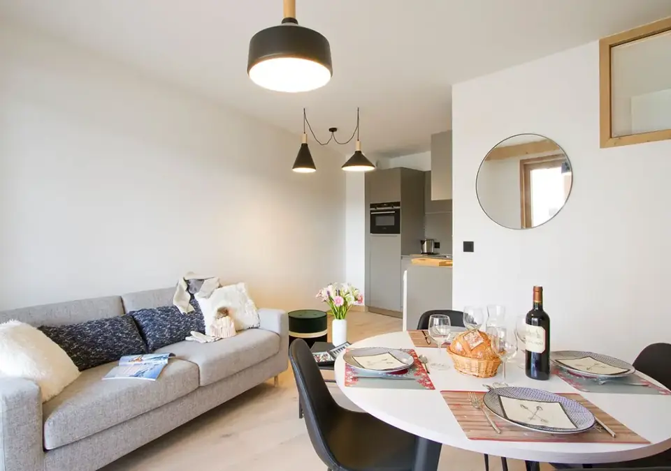 Phoenix-Alpe d'Huez-Typical B building apartments (8).webp