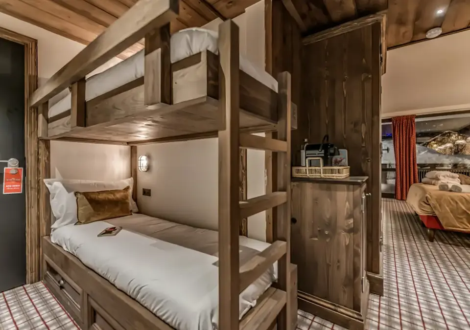 Hotel Le Val d'Isere-Val d'Isere-Quadruple bunk (andyparant) (2).webp