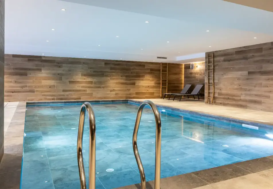 Source de Canopee, Saint Gervais les Bains - Indoor heated pool (©ManuReyBoz)
