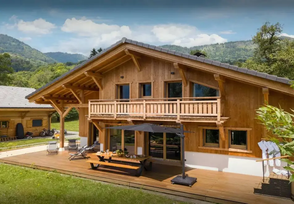 Chalet Lezopea, Samoens (self catered chalet) - Modern chalet