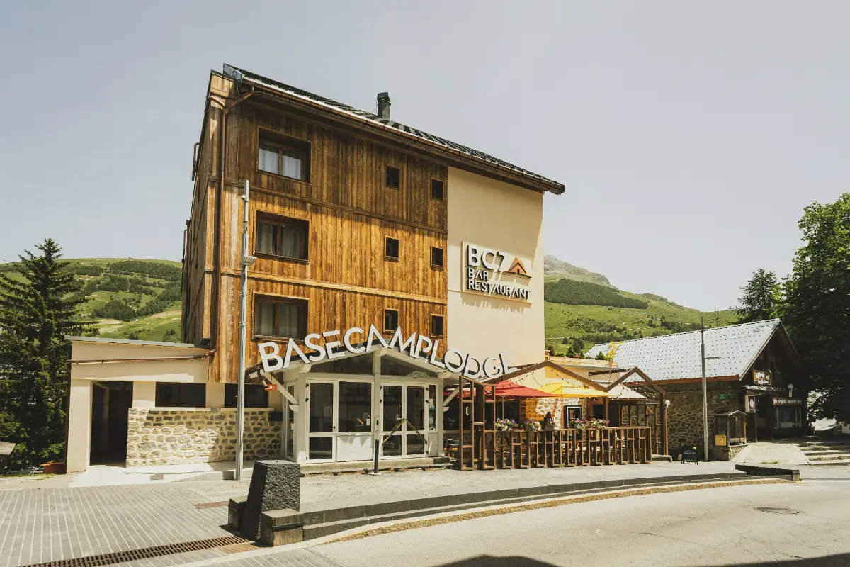 Basecamp Lodge, Les 2 Alpes (hotel)