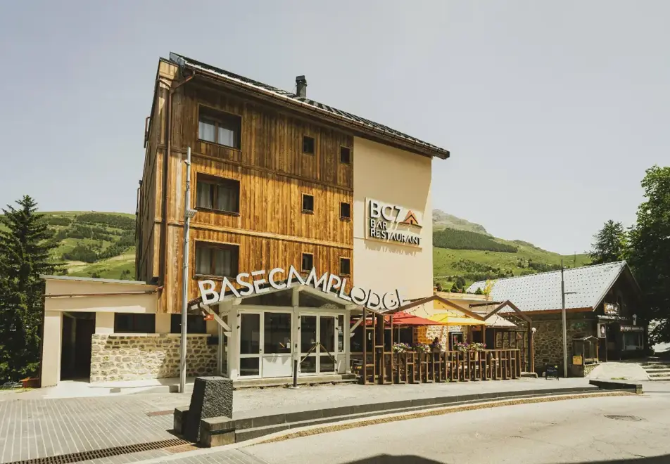 Basecamp Lodge, Les 2 Alpes (hotel)