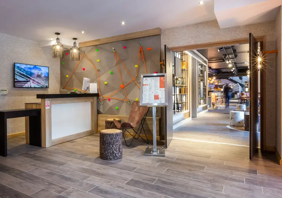 Basecamp Lodge-Bourg St Maurice-Reception (ManuReyboz).webp