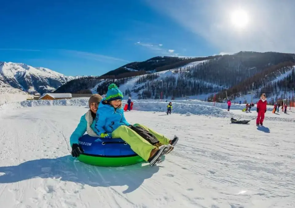 Auron - Snow tubing.webp