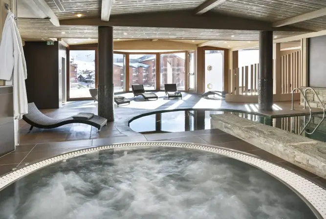 l'Oxalys-Val Thorens-Hot tub (©S.Bergoend) (2).webp