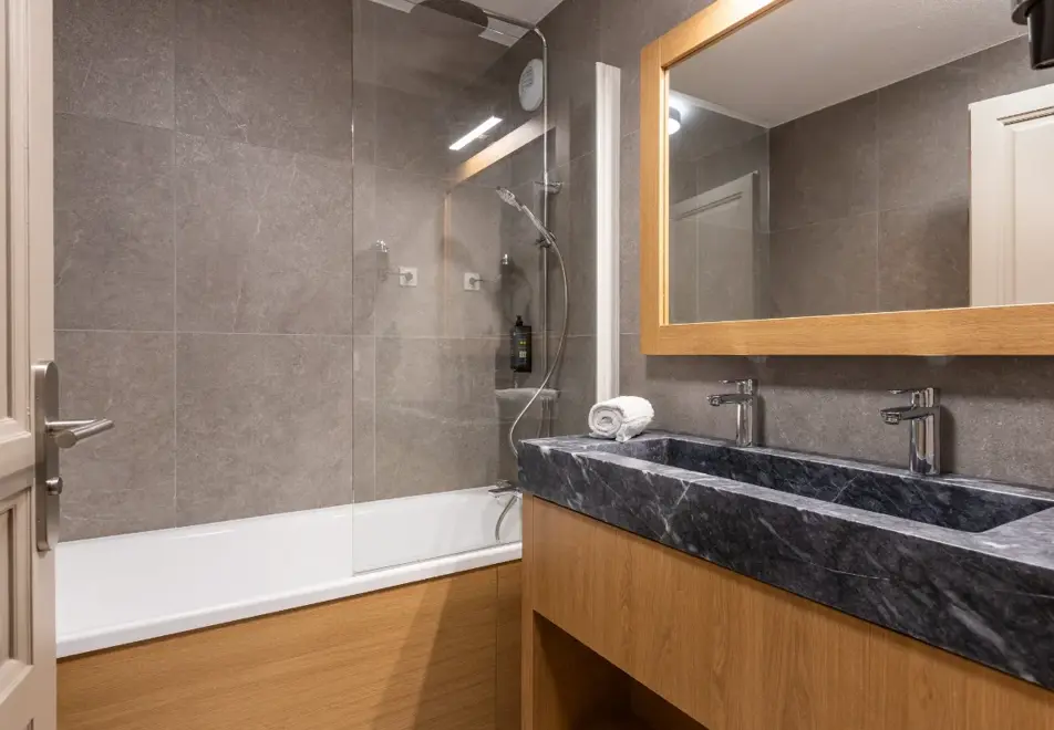 Les Balcons de Belle Plagne, Belle Plagne (self catered apartments) - Typical 4/6 superior apartment style