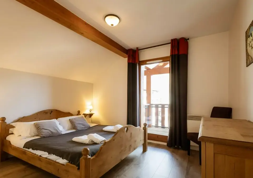 Adrien-Valloire-Apt 4 (3).webp