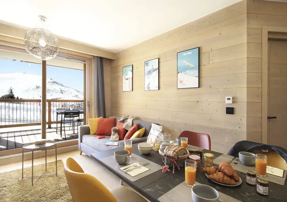 Phoenix-Alpe d'Huez-Typical A building apartments (16).webp
