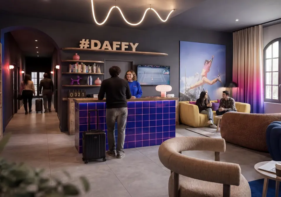 Daffy-Briancon-Reception style.webp