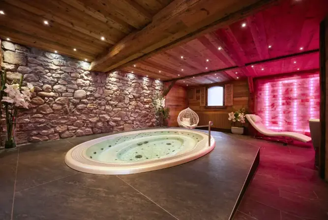Neige et Roc-Samoens-Hot tub (2).webp