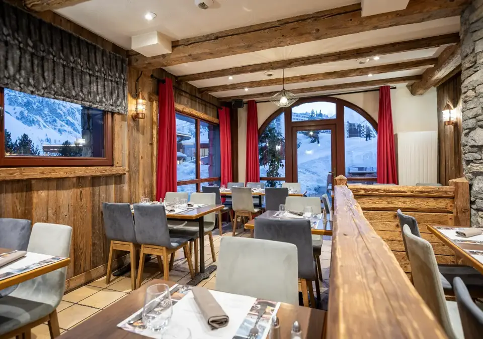 Hôtel Village Montana - Restaurant La Place - ©ManuReyboz 05-X4.webp