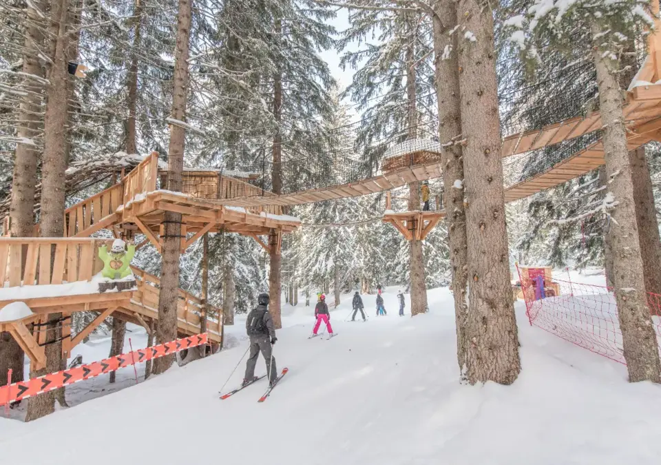 ©CheckoutSam - Avoriaz ski slopes.webp