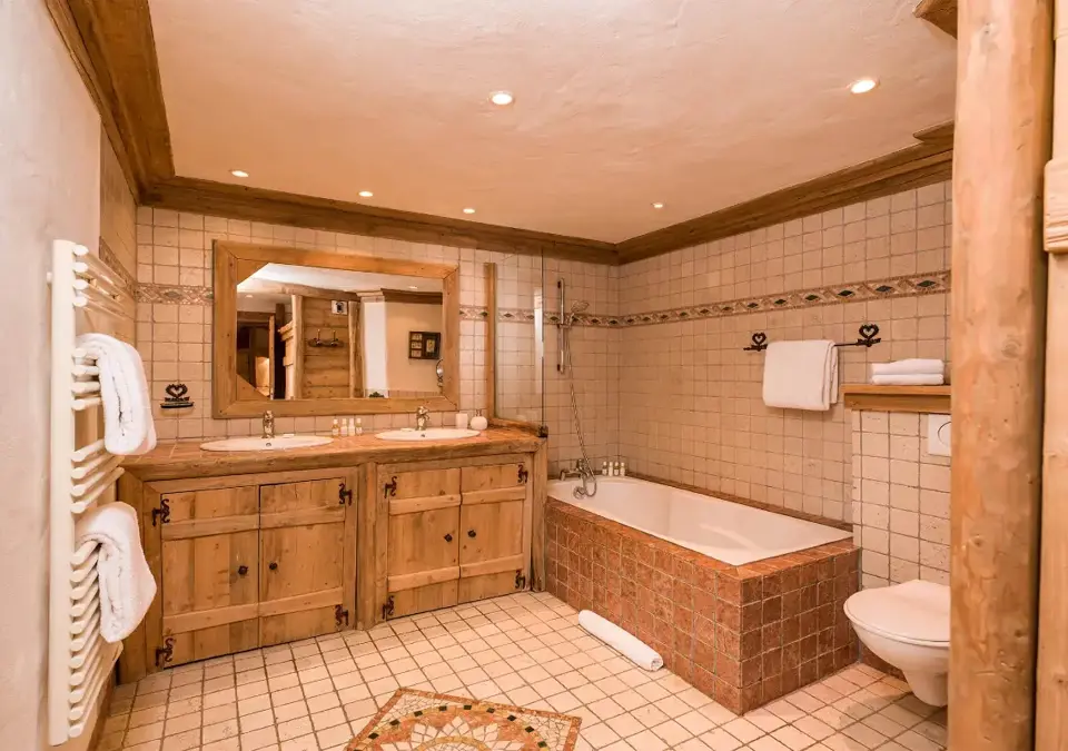 Chalet Arosa-Val d'Isere (9).webp
