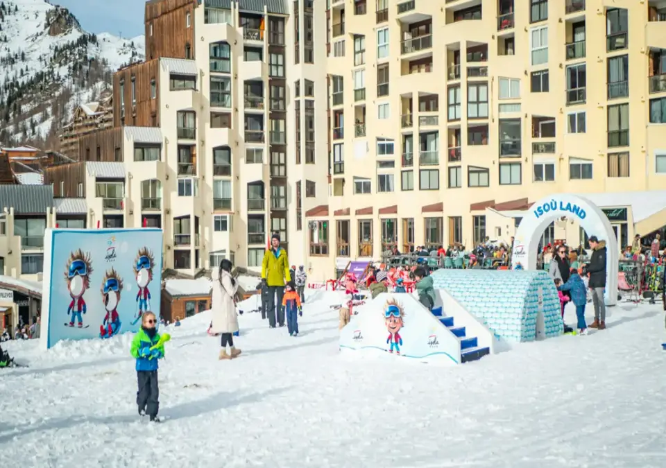 Isola 2000 childrens area (2).webp
