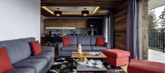 Apartment 4: 5 bedroom + 2 alcoves apartment sleeping 15 (c.150m2):