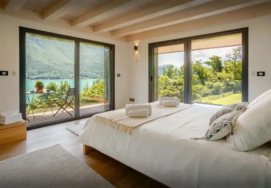 Chalet Lomatika, Lake Annecy (self catered chalet) - Bedroom