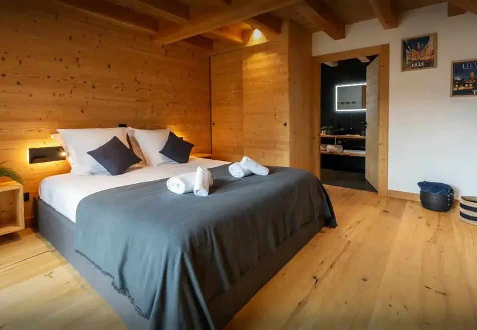 Chalet Lezopea, Samoens (self catered chalet) - Bedroom
