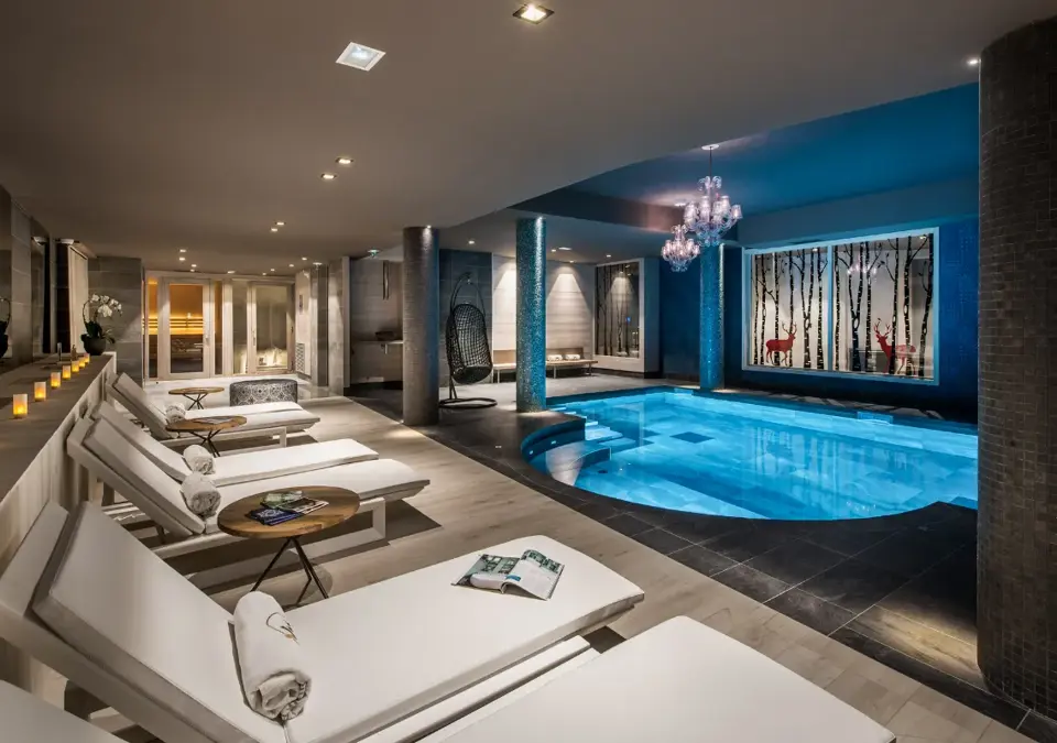Skadi-Val d'Isere-Indoor pool (1).webp