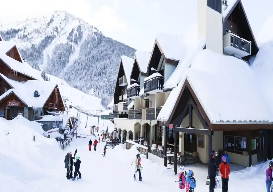 Oz 3300 ski resort (1).webp