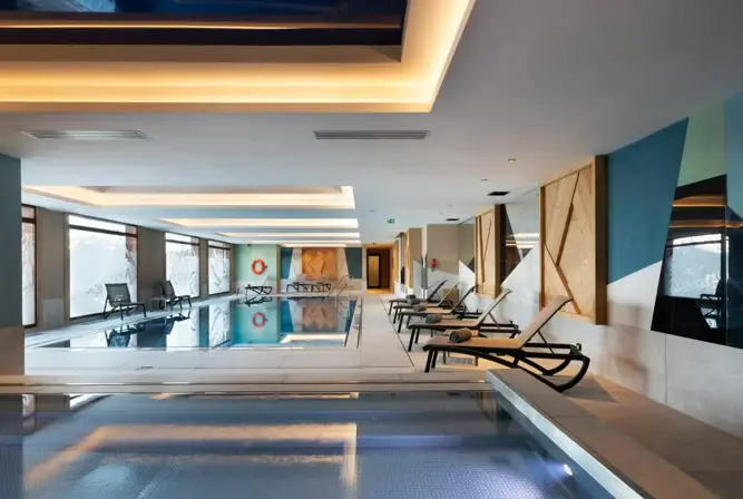Akoya-Valmorel-Indoor pool (©studio-bergoend) (1).webp