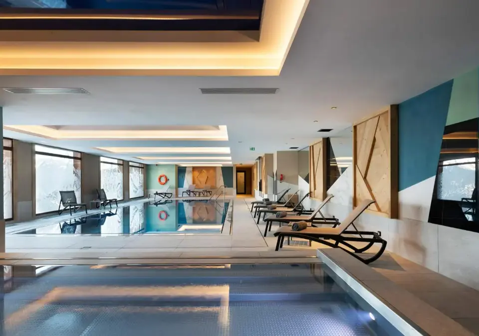 Akoya-Valmorel-Indoor pool (©studio-bergoend) (1).webp