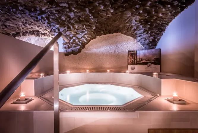 Hotel Le Grand Aigle-Serre Chevalier-Hot tub.webp