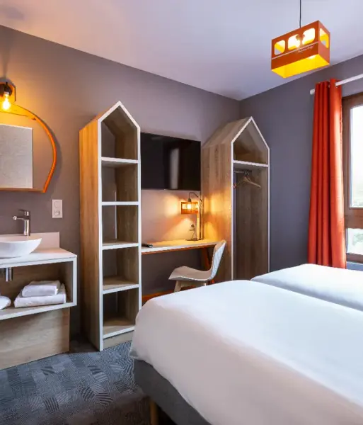 Base Camp Lodge, Bourg-Saint-Maurice (self catered apartments) - Typical Versant North room (©ManuReyboz)