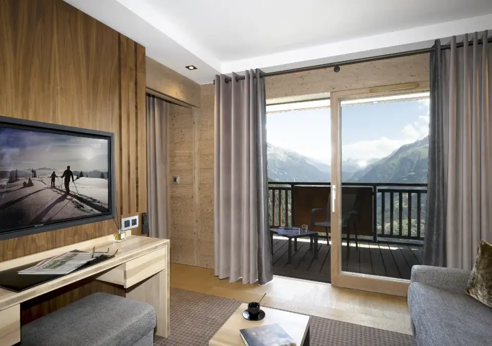 Alpen Lodge-La Rosiere-Typical hotel room (5).webp