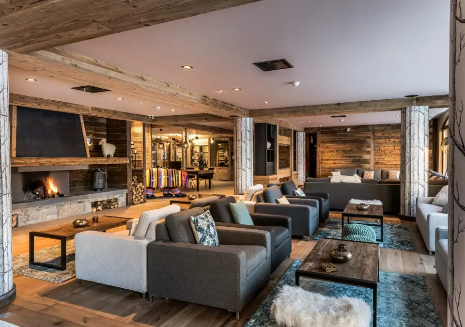 Skadi-Val d'Isere-Reception lounge (2).webp