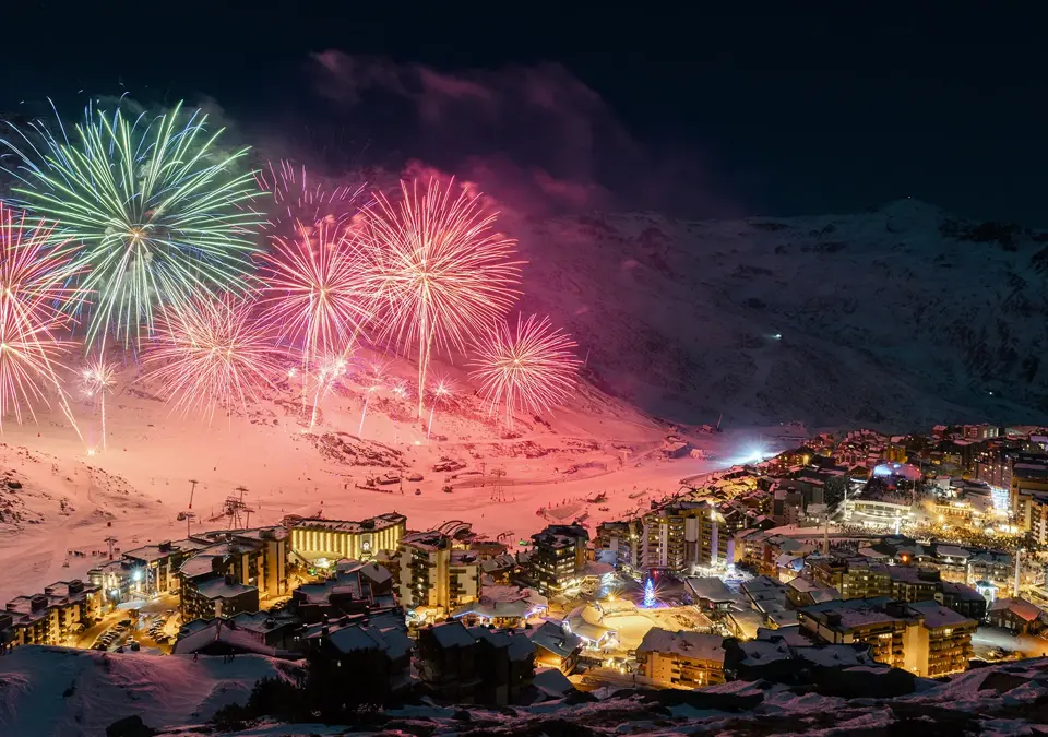 Val Thorens fireworks (aurelien.droux).webp