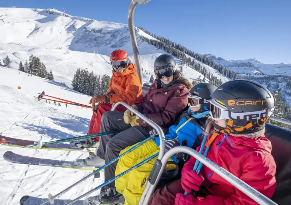 Les Carroz d'Araches chairlift.webp