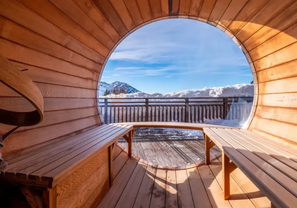 Amara, Avoriaz-Sauna.webp