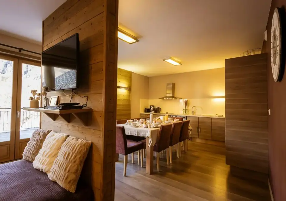 Adrien-Valloire-Apt 7 (3).webp