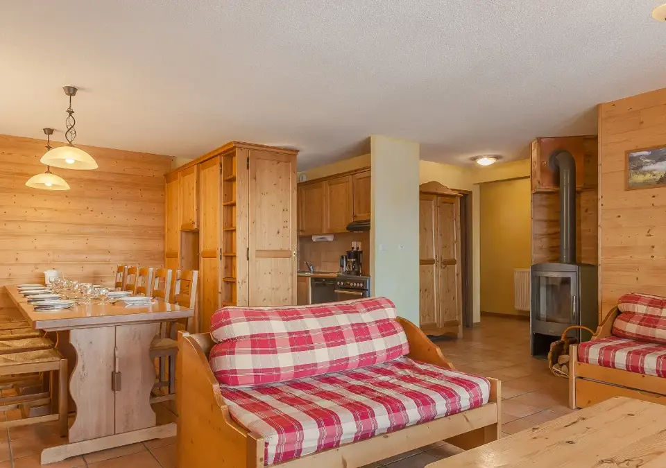 Les Balcons de la Rosiere-Typical 8-10 (4).webp