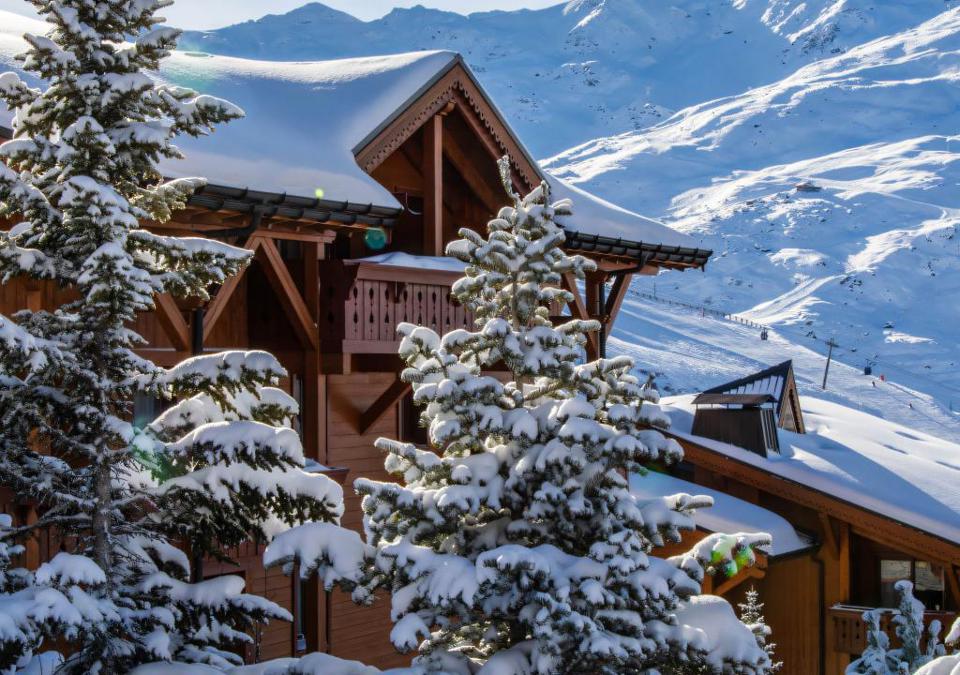 Les Menuires ski resort (2).jpg