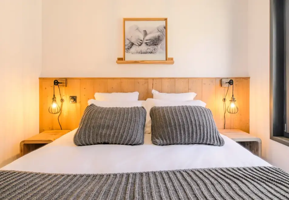 Source de Canopee, Saint Gervais les Bains - Typical 2 bed alc 6 (©AndrewClifforth)