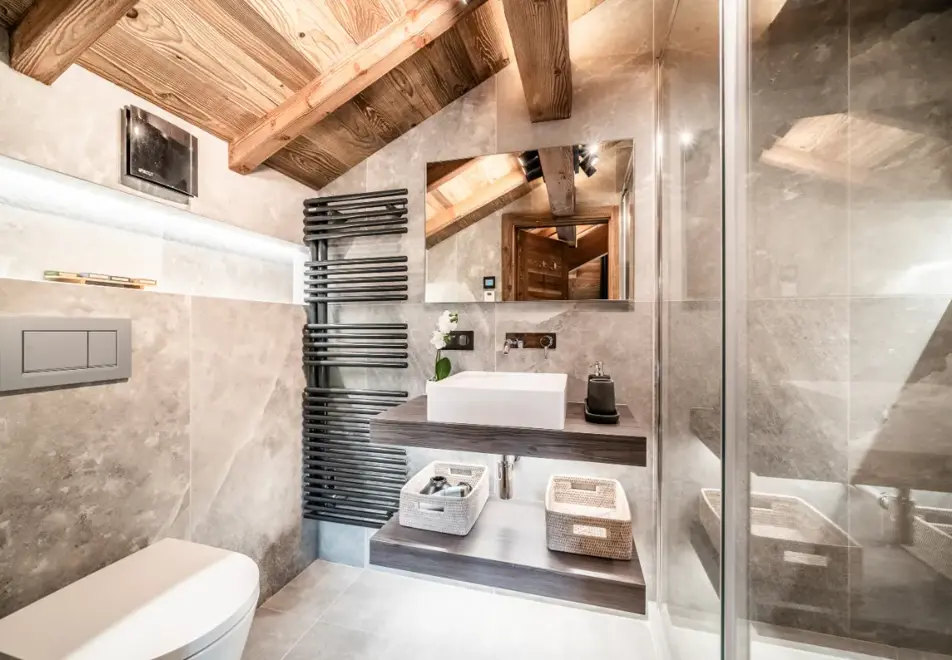 Chalet Kerasia, Morzine (self catered chalet) - Shower room