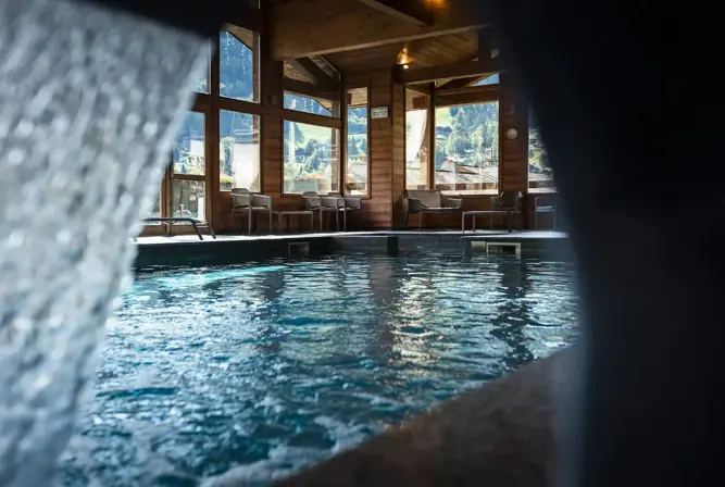 Les Grandes Alpes-La Clusaz-Indoor pool (matthieu-cellard) (2).webp