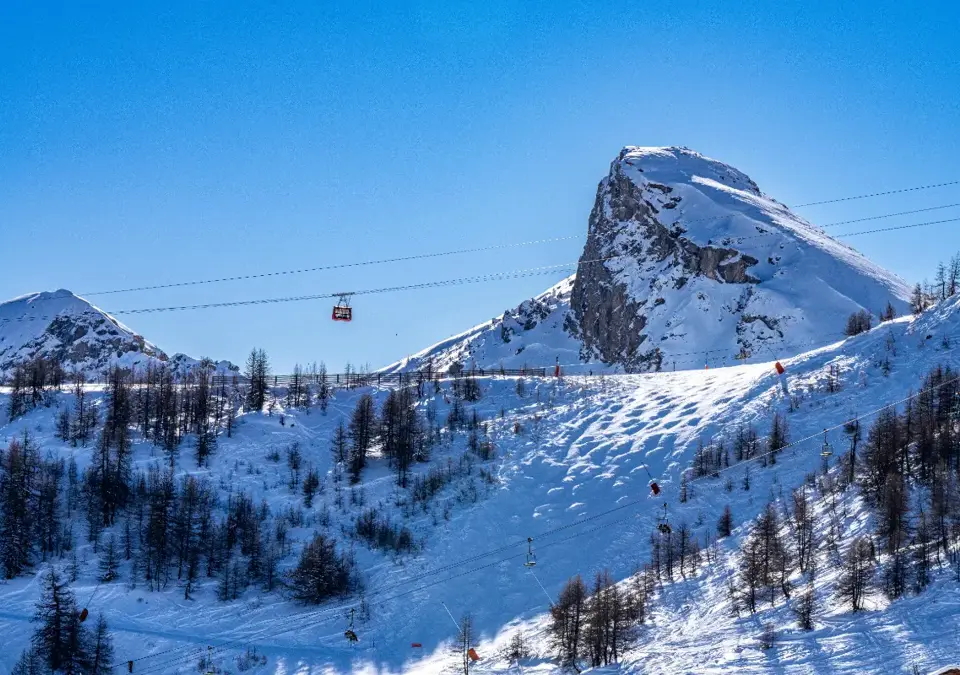 Serre Chevalier gondola (©Cédric Tempier).webp