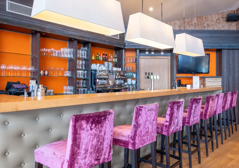 Amara, Avoriaz-Bar.webp