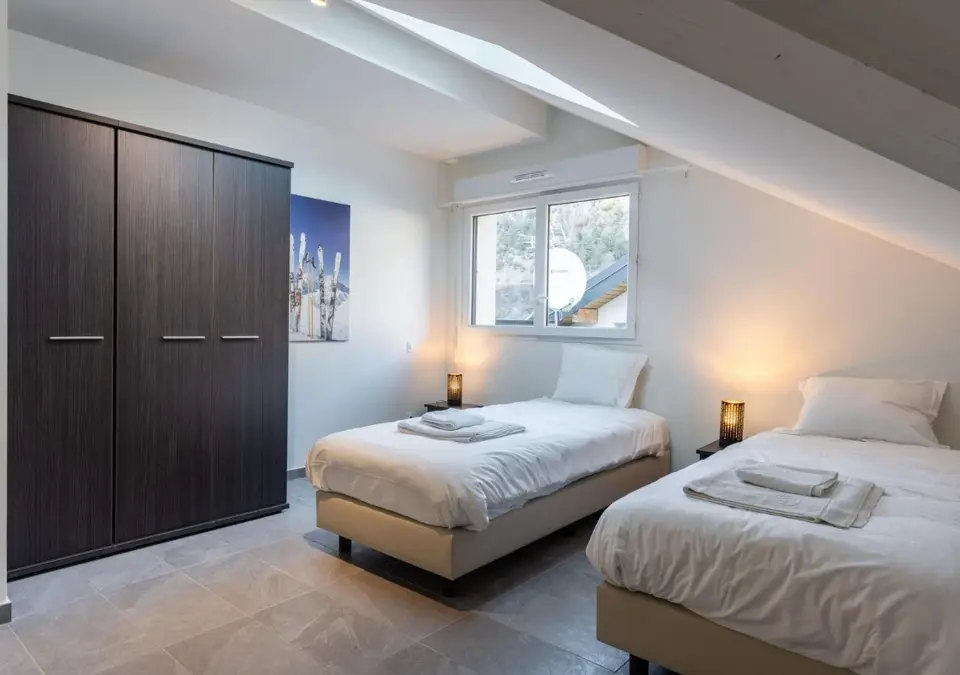 Meri-Bellcombe-Brides les Bains-Typical 3 bed 6 duplex (7).webp