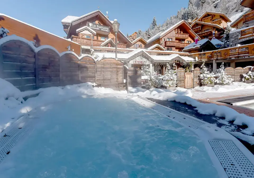 Hotel Eterlou-Meribel-Pool (5).webp