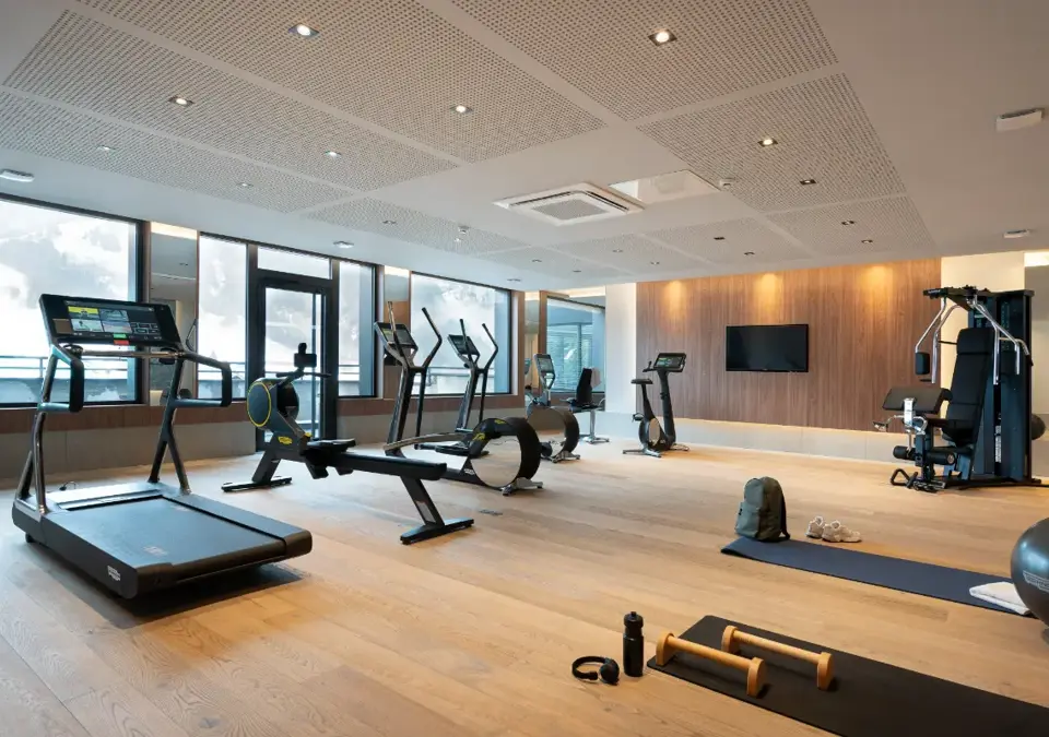 Laska-Les Contamines-Fitness room (StudioBergoend).webp