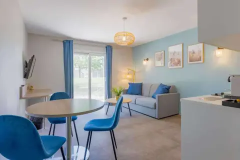 Mercure Lyon Est Villefontaine en-route hotel apartment