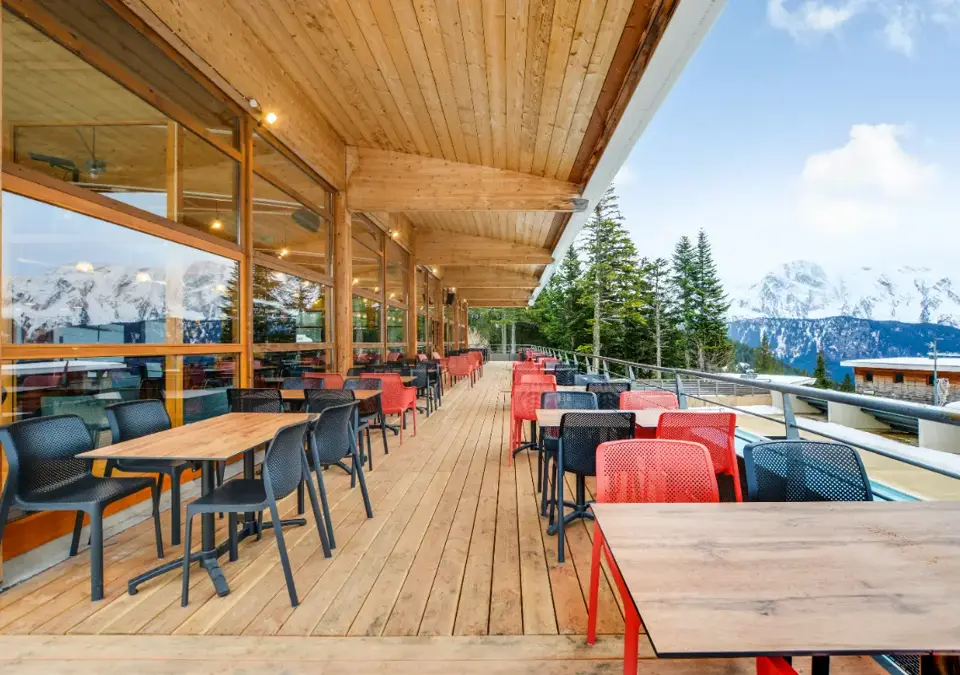 Les Villages du Bachat-Chamrousse-Bar-restaurant (4).webp